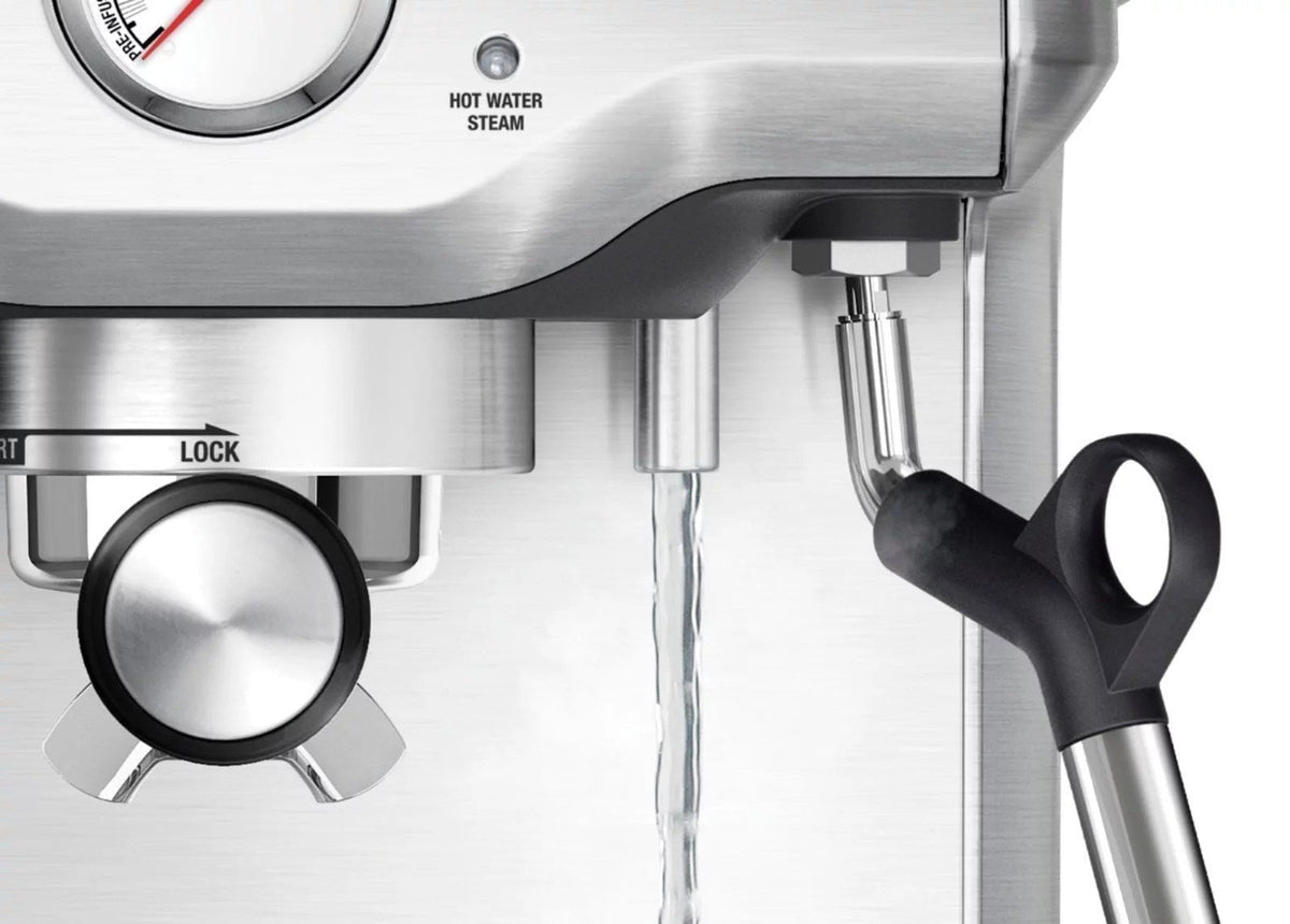 Breville – the Infuser Manual Espresso Machine with 15 bars of pressure, Milk Frother and Water filtration – Silver